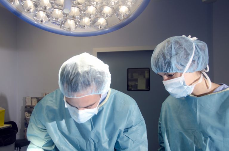 新宿の巨大ターミナルが支える多様で先進的な内科医療と都市型ヘルスケアの最前線